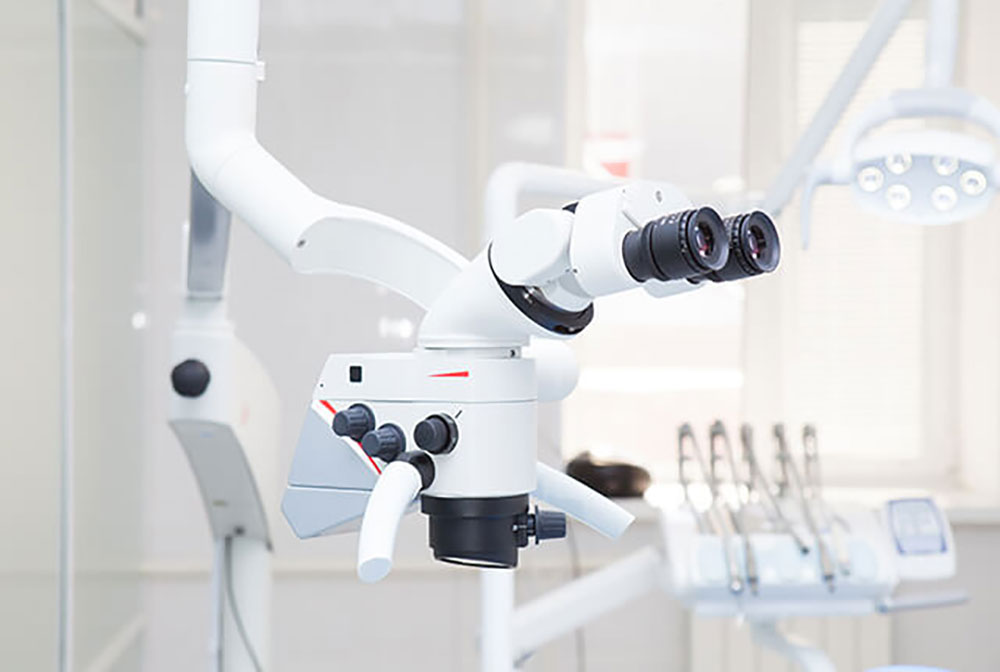 マイクロエンド治療（精密根管治療）